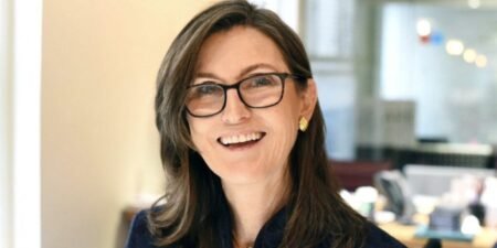 Cathie Wood of Ark Invest Cuts Bitcoin Price Forecast Amid Rising Stablecoin…